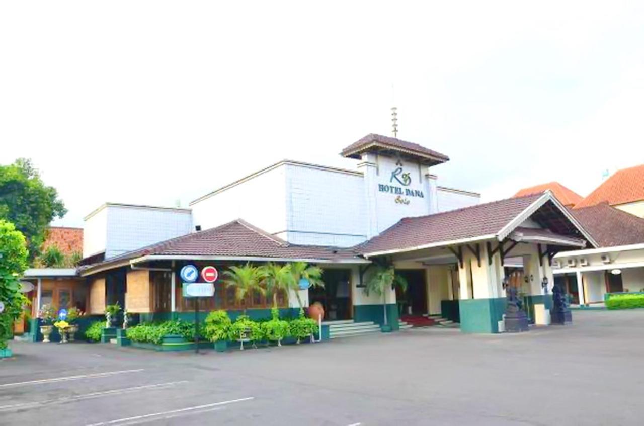 Отель Dana Surakarta  Экстерьер фото
